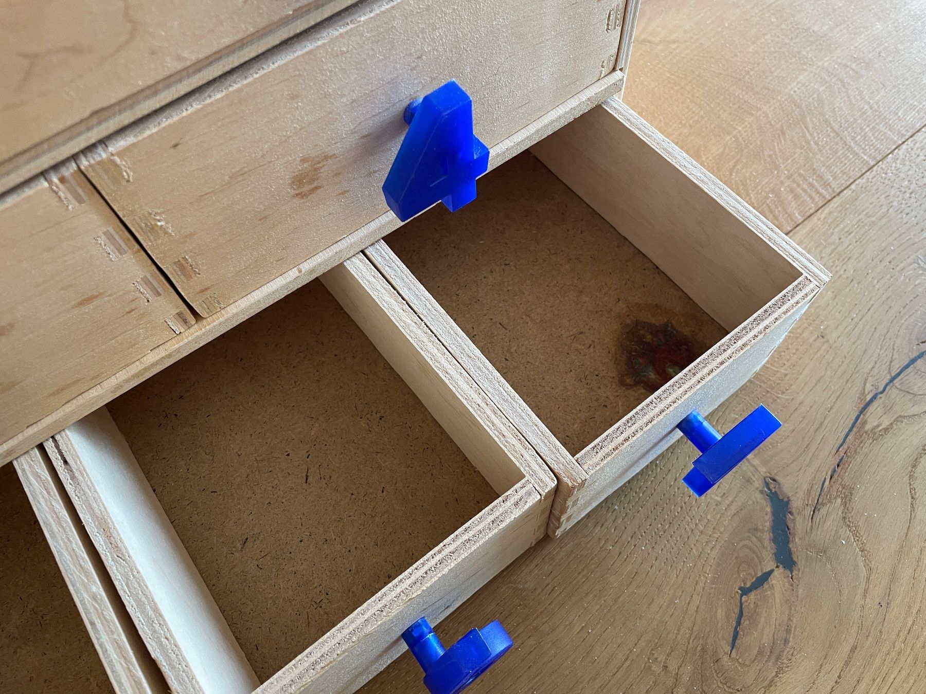 Cassettiere: Holz Schubladenkorpus / Schubladen Kommode mit Zahlen – Usato da Füllinsdorf venduto da bienli 4
