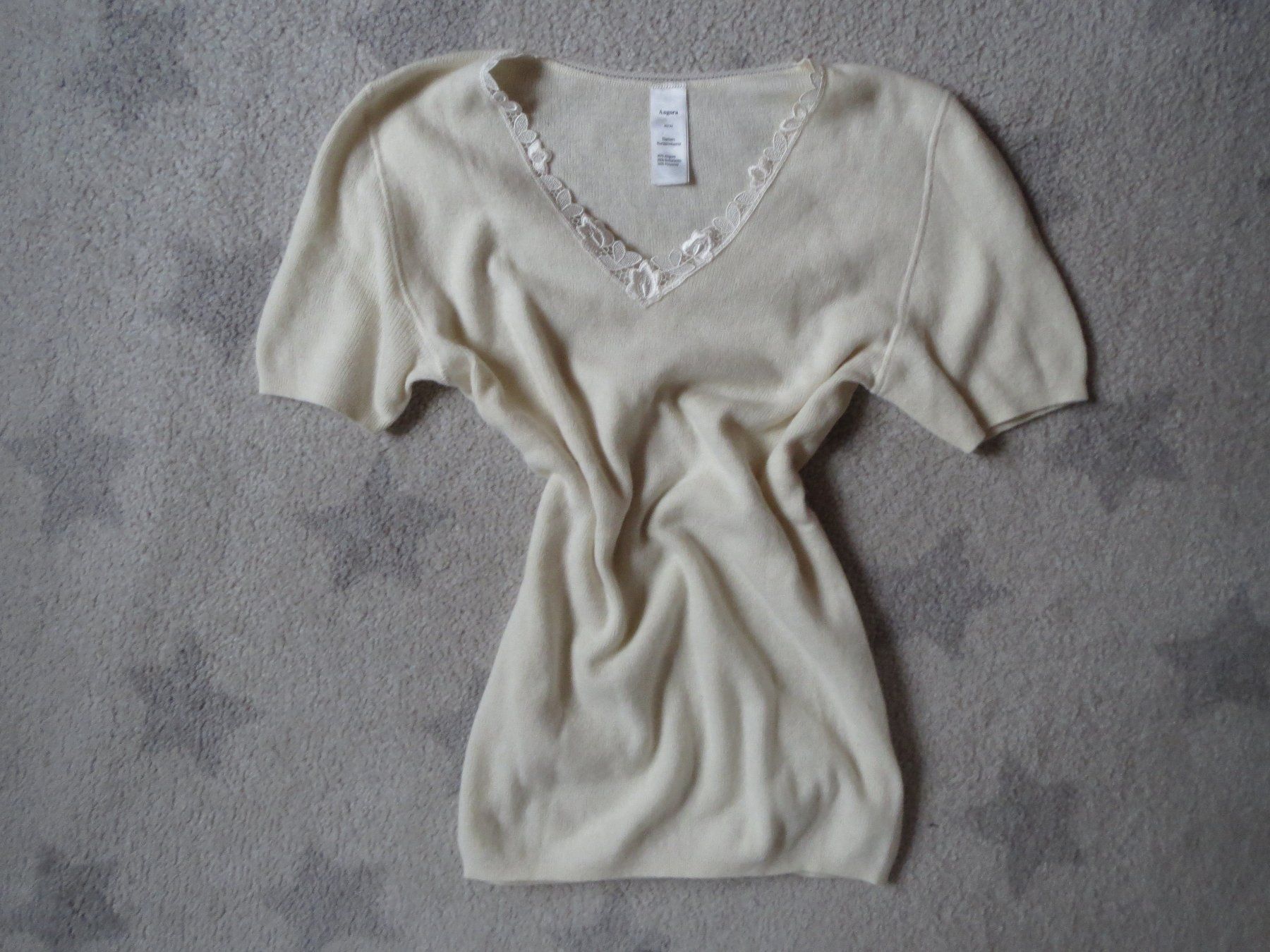 Maglioni & Felpe: kuscheliger Damen Kurzarm Pullover mit ANGORA Gr 40/ 42 – Usato da Kiental venduto da Anna8702