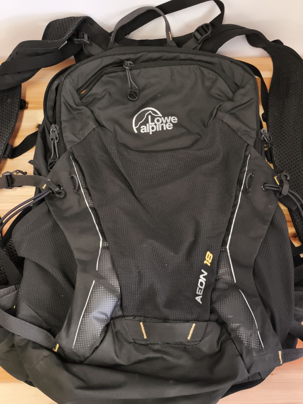Lowe Alpine Zaini: Lowe Alpine Aeon 18 Wanderrucksack / Daypack(A99) – Usato da Künten venduto da Schnaepplihuus