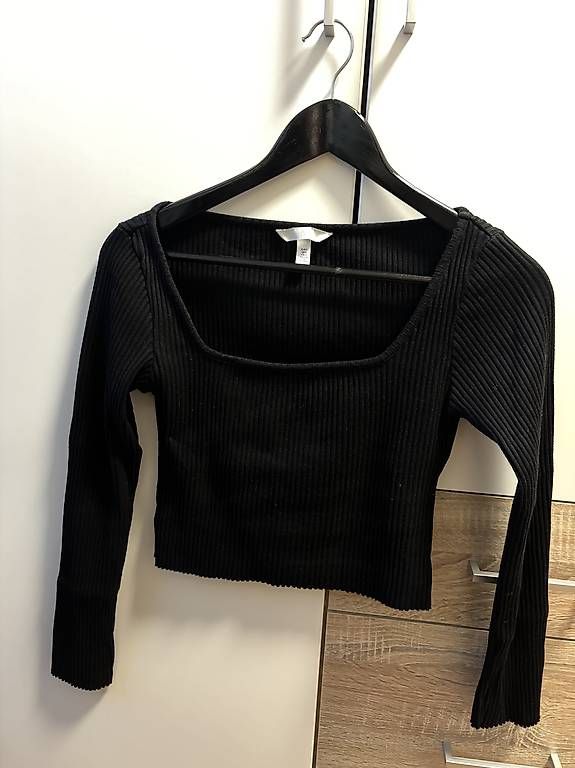 Tops: Crop Top langärmlig Gr. S black – Gebraucht aus St. Gallen von mustang96 1