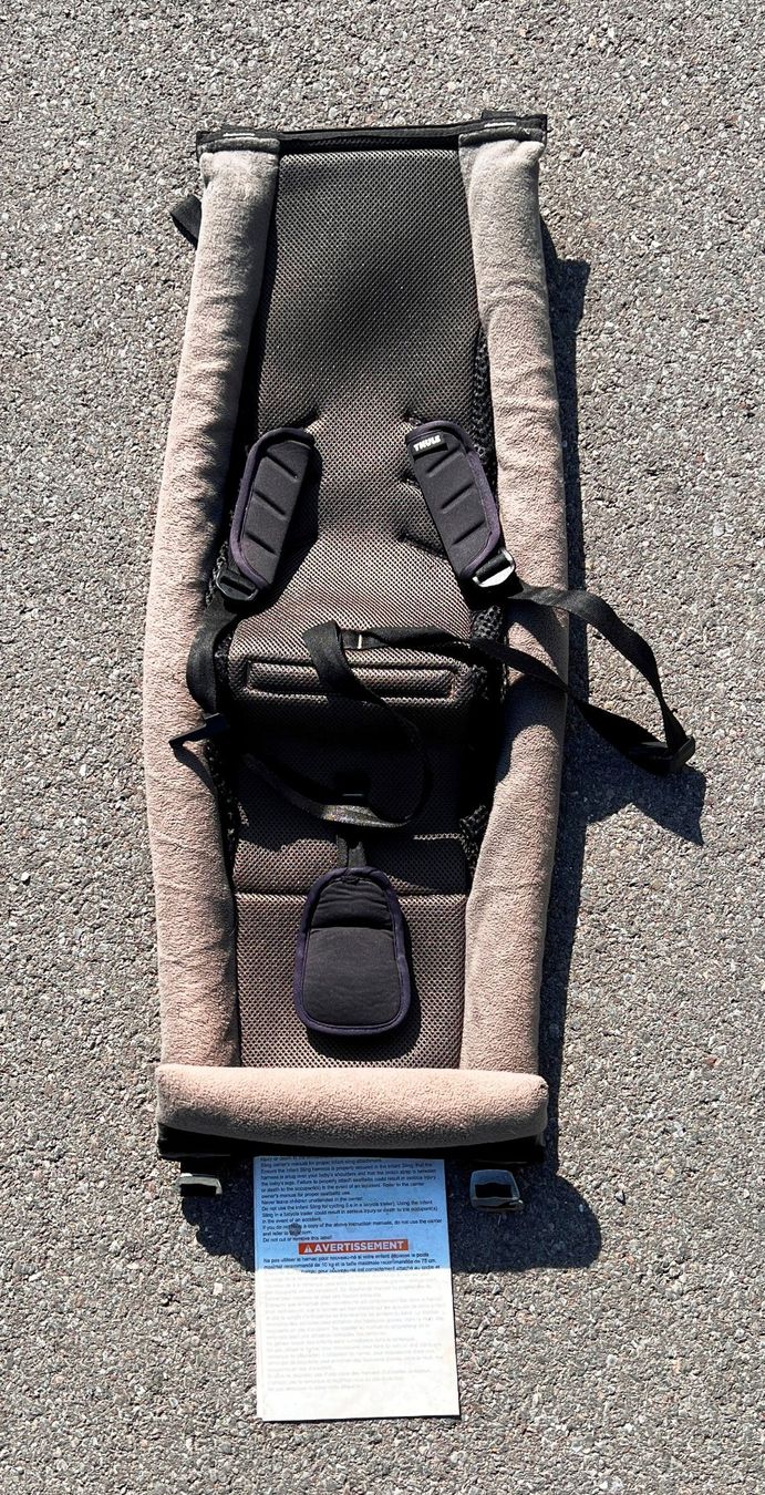Thule Rimorchi: Thule Chariot Infant Sling / Babysitz – Usato da Beromünster venduto da gecsswiss