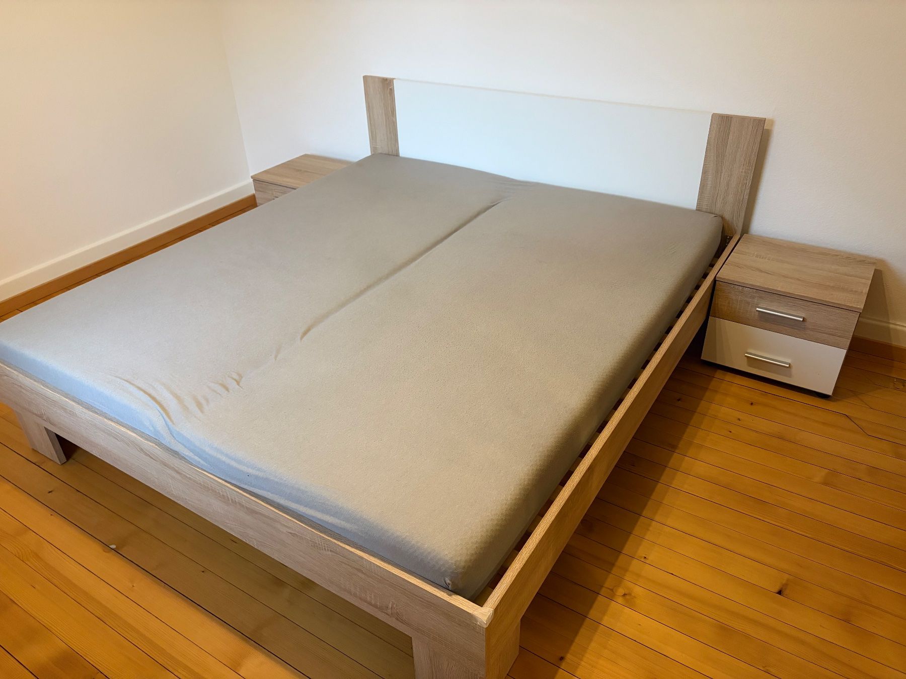 Letti: Doppelbett inkl. Nachttischen – Usato da Kriens venduto da tom_8cgd