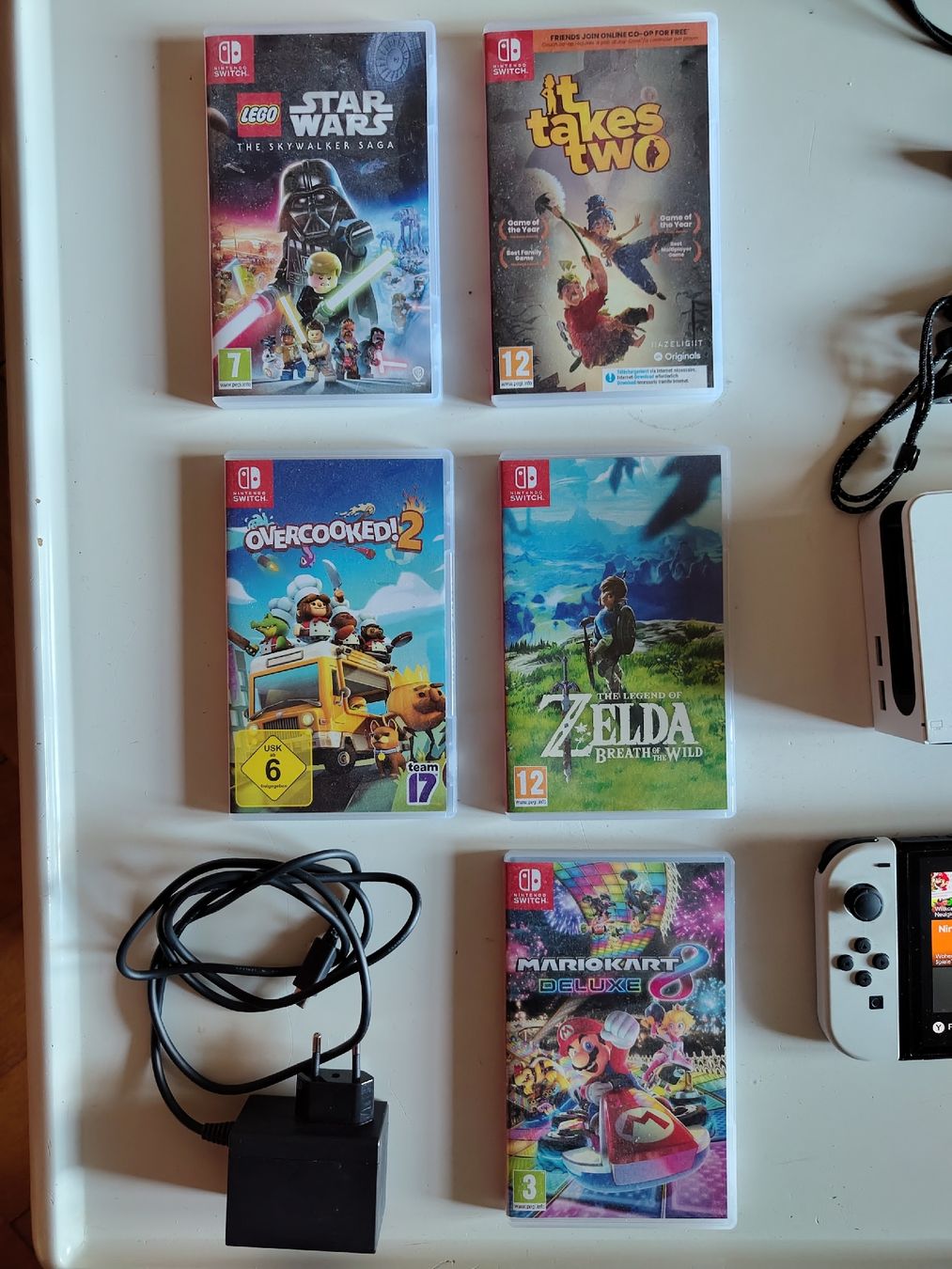 Nintendo Konsolen: Nintendo Switch Oled weiss mit Zubehör – Gebraucht aus Basel von OleThiele 2