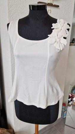 Elegantes Shirt mit Blumen-Applikation NEU