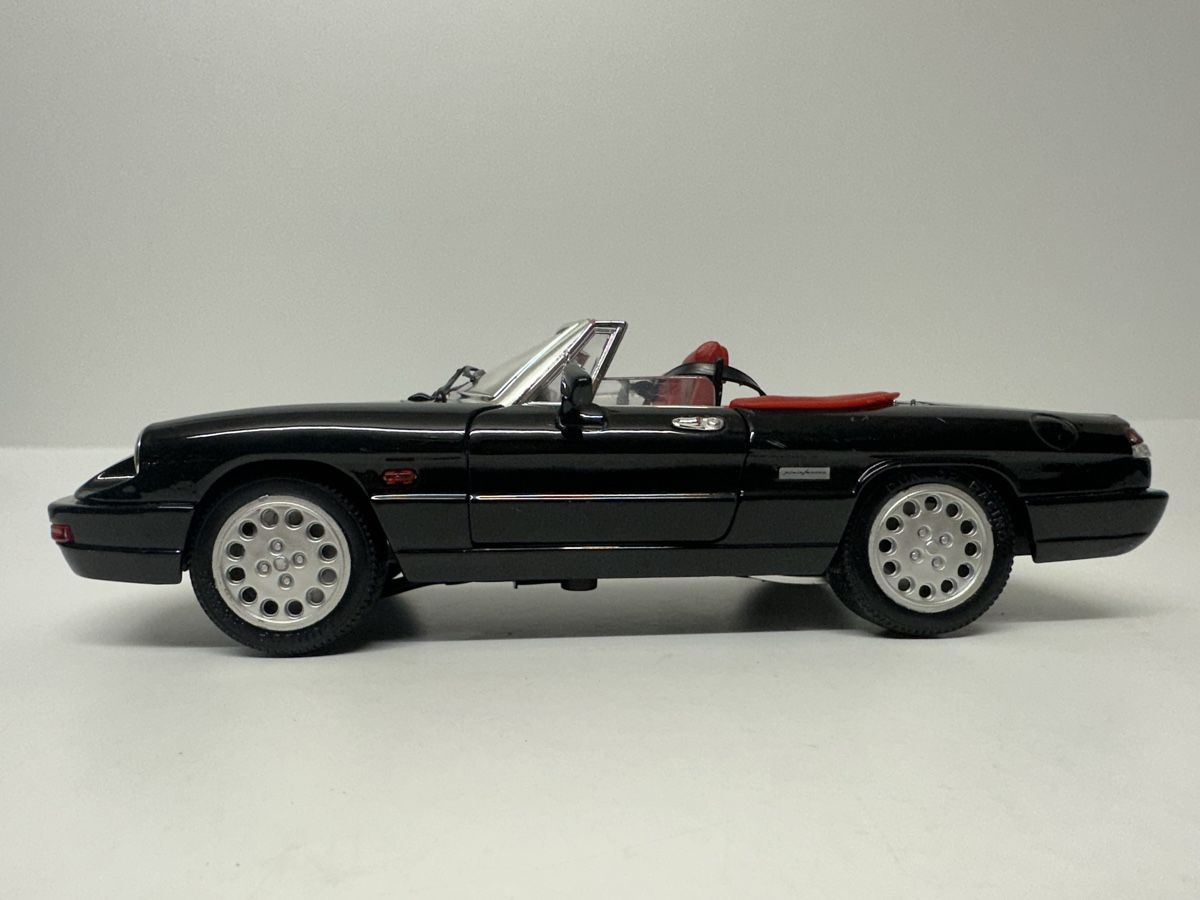 Jouef Modellini d'auto: Alfa Romeo Spider 1:18, schwarz, JOUEF EVOLUTION – Usato da Zofingen venduto da rf9_x2xt 2