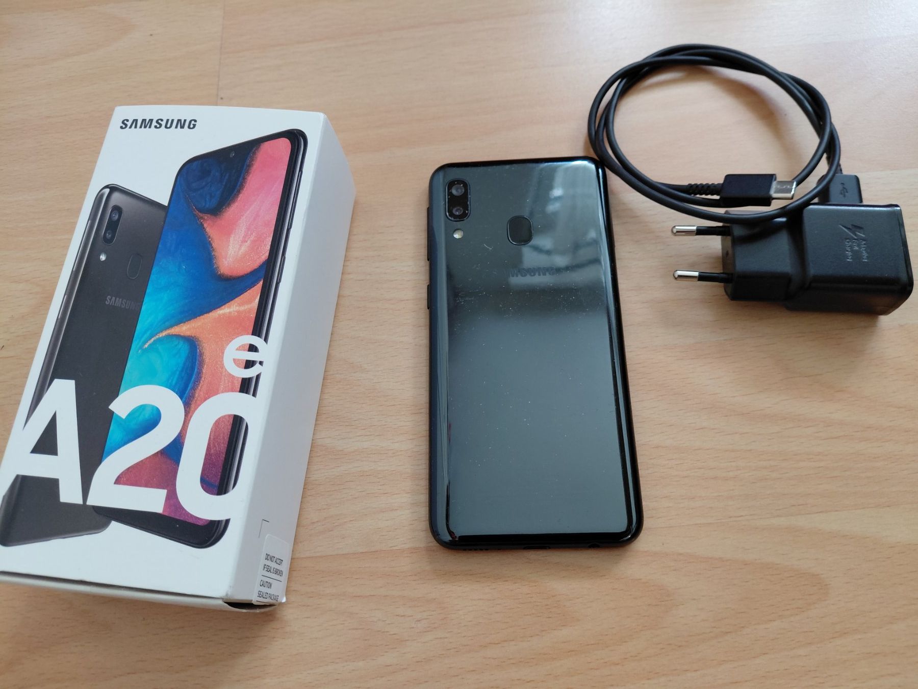 Samsung Handys / Smartphones: Handy SAMSUNG Galaxy A20e – Gebraucht aus Winterthur von Romolus1 2