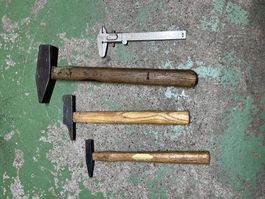 3 Hämmer | Hammer & Messschieber