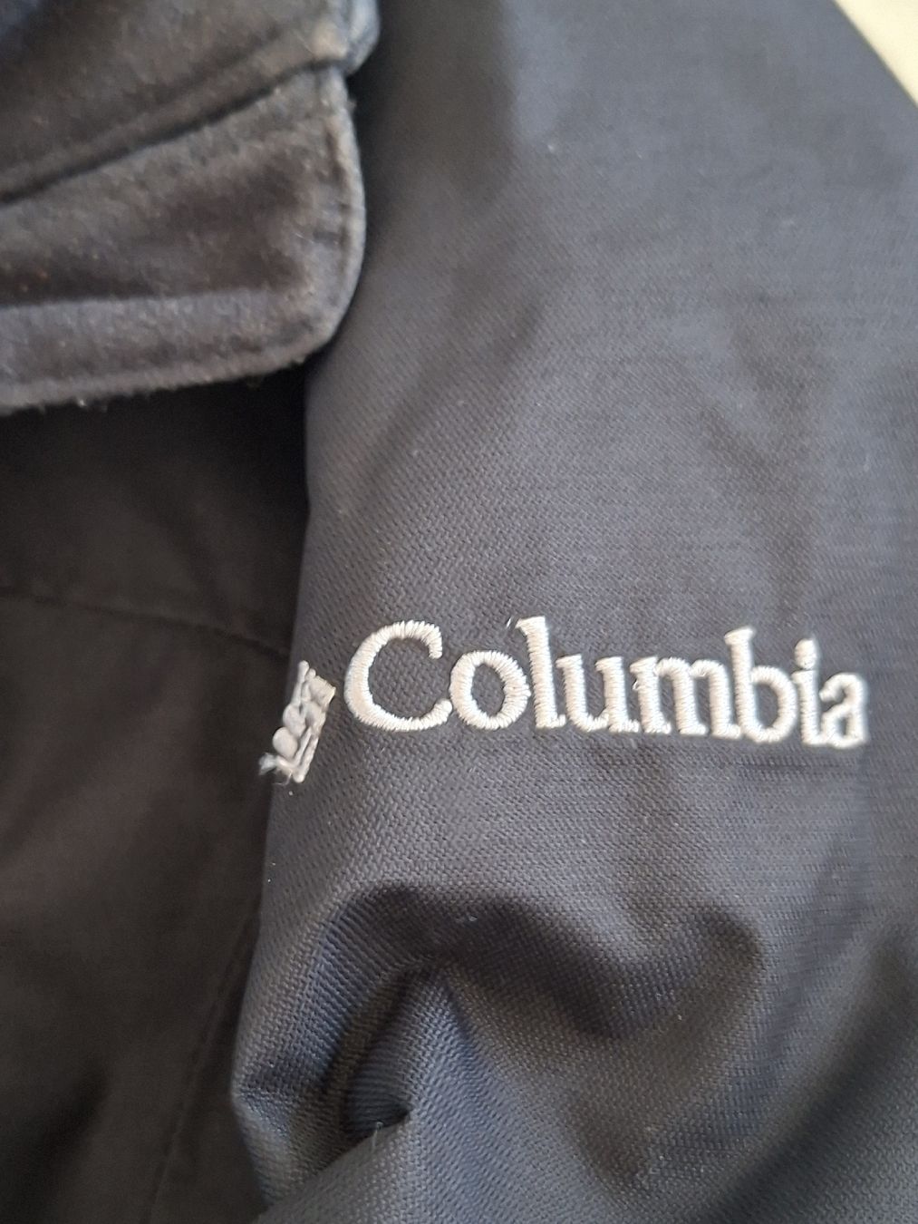 Columbia Vestes: Veste imperméable Columbia Omni-Tech taille M  – D'occasion à Renens VD par ser_j2fn 1