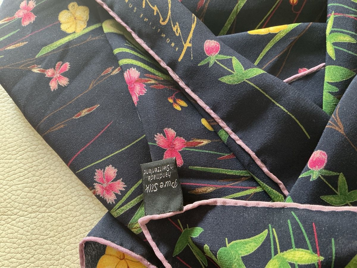 Fabric Frontline Foulards, Tücher & Schals: Fabric Frontline Seide Foulard   – Gebraucht aus Wettingen von Andres54 2