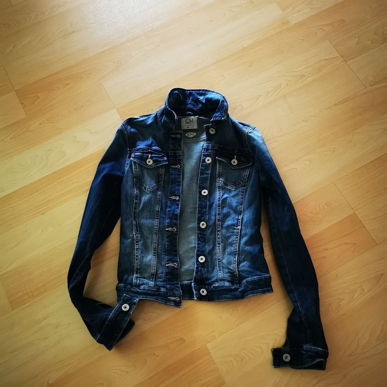 Giacche: Jeans Jacke Gr. 34 – Usato da Rotkreuz venduto da Wirbelprinzessin