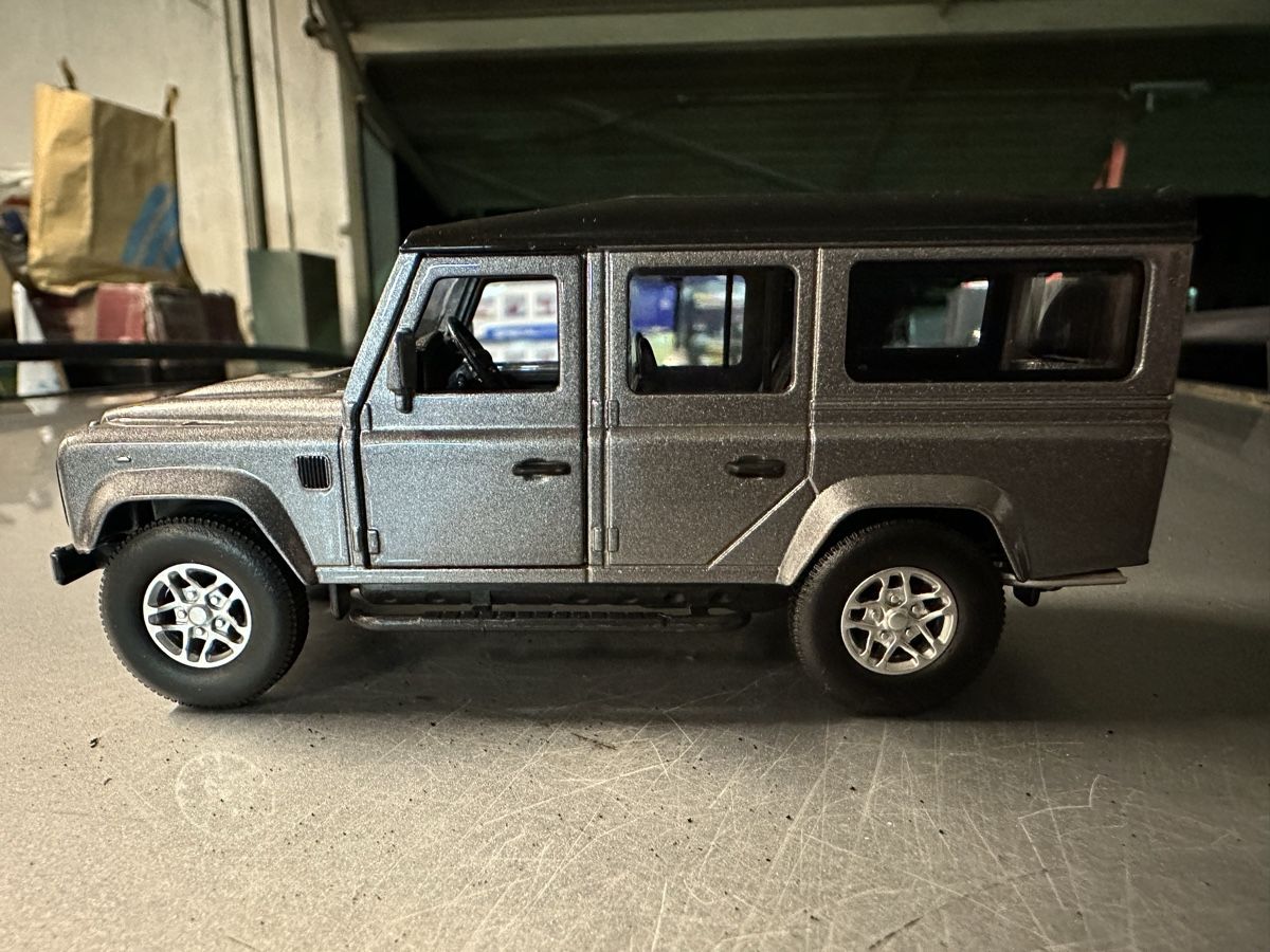 Land Rover Modellini d'auto: Land Rover gb defender  – Nuovo e nell'imballaggio originale da Reinach AG venduto da rares75 1