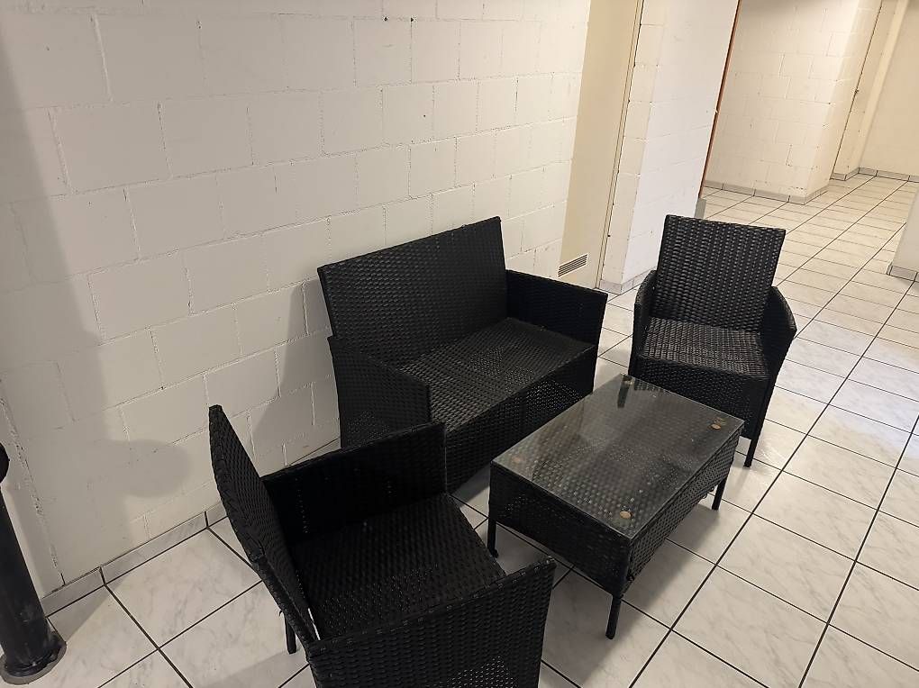 Set de table et chaises: Gartenmöbel – D'occasion à Oensingen par haj_7kmm 1