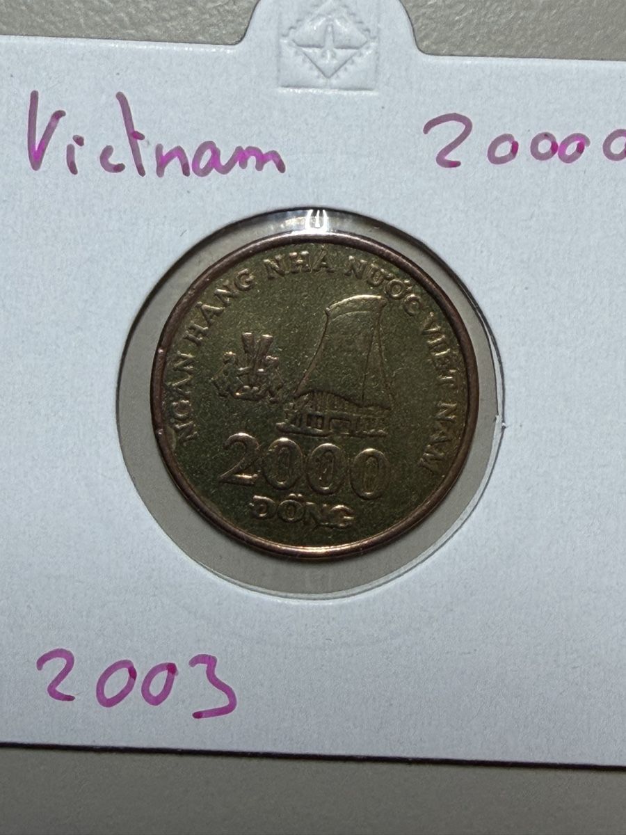Tutti le monete: Vietnam - 2000 dong - 2003 – Usato da Payerne venduto da Mike1682
