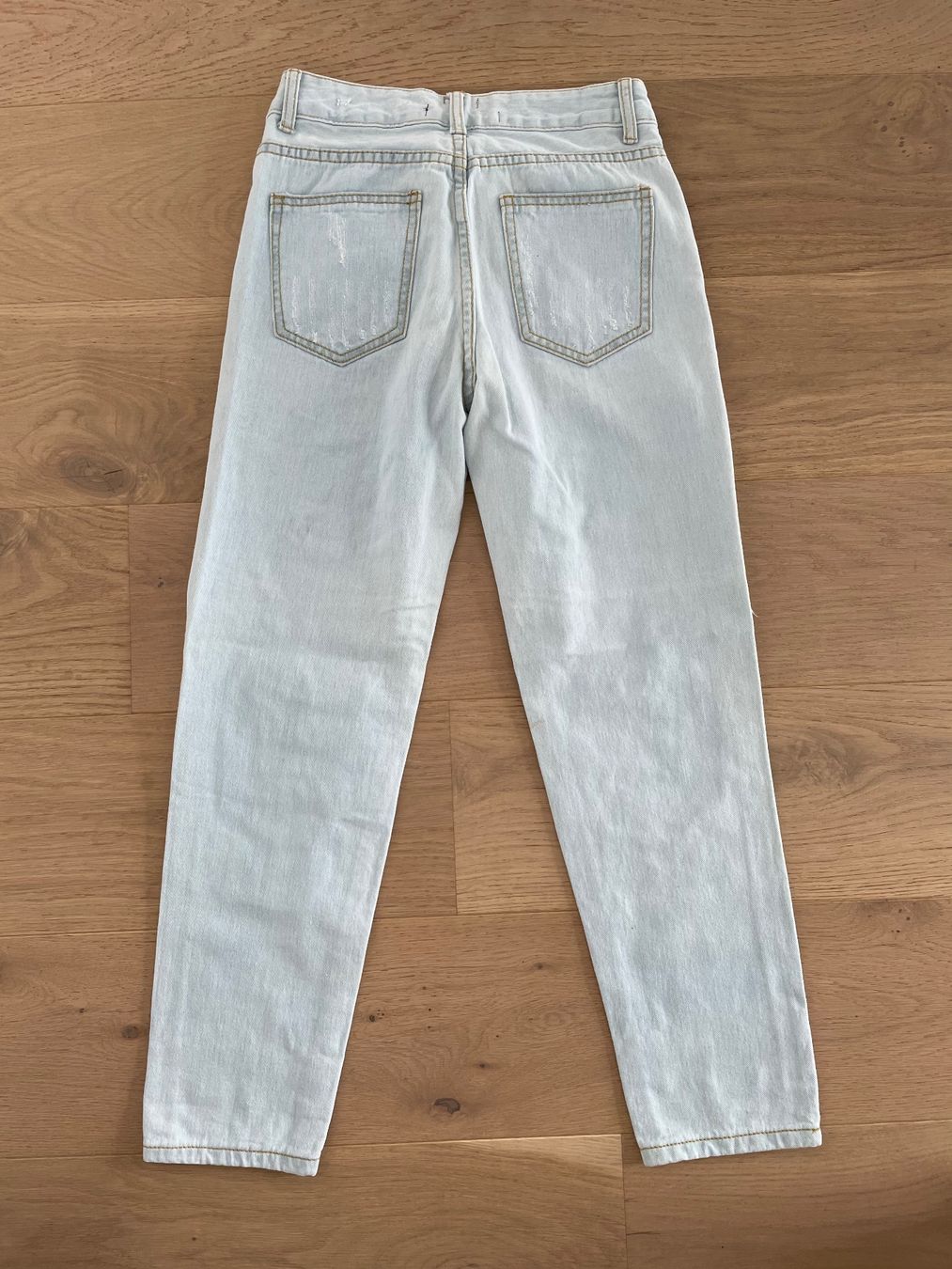 Jeans: Zerrissene Jeans – Nuovo (secondo la descrizione) da Grenchen venduto da iagiag 1