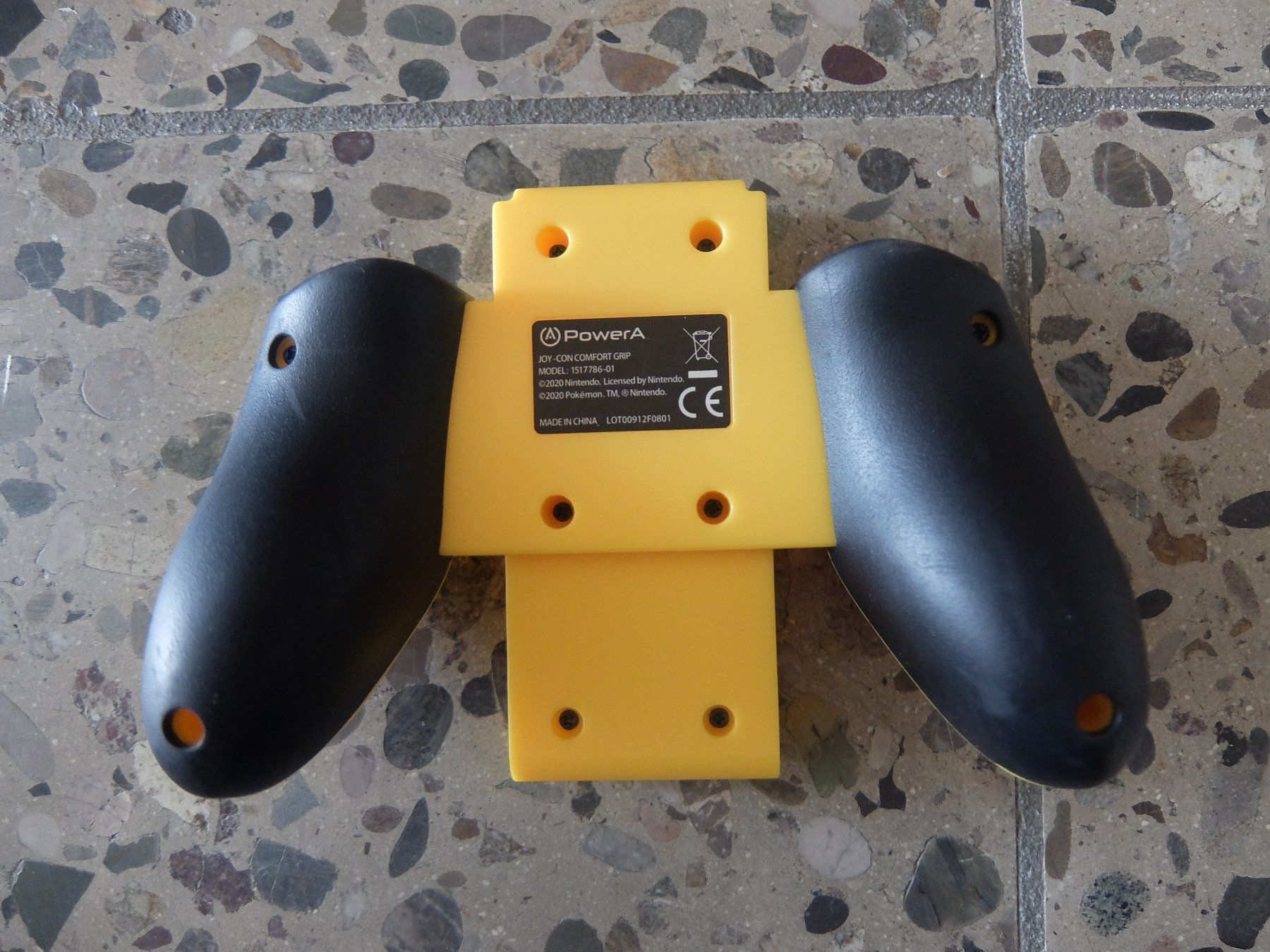 Nintendo Manettes: Pokémon Edition Nintendo Switch Controller Set – D'occasion à Basel par Elektronik_Markt 3