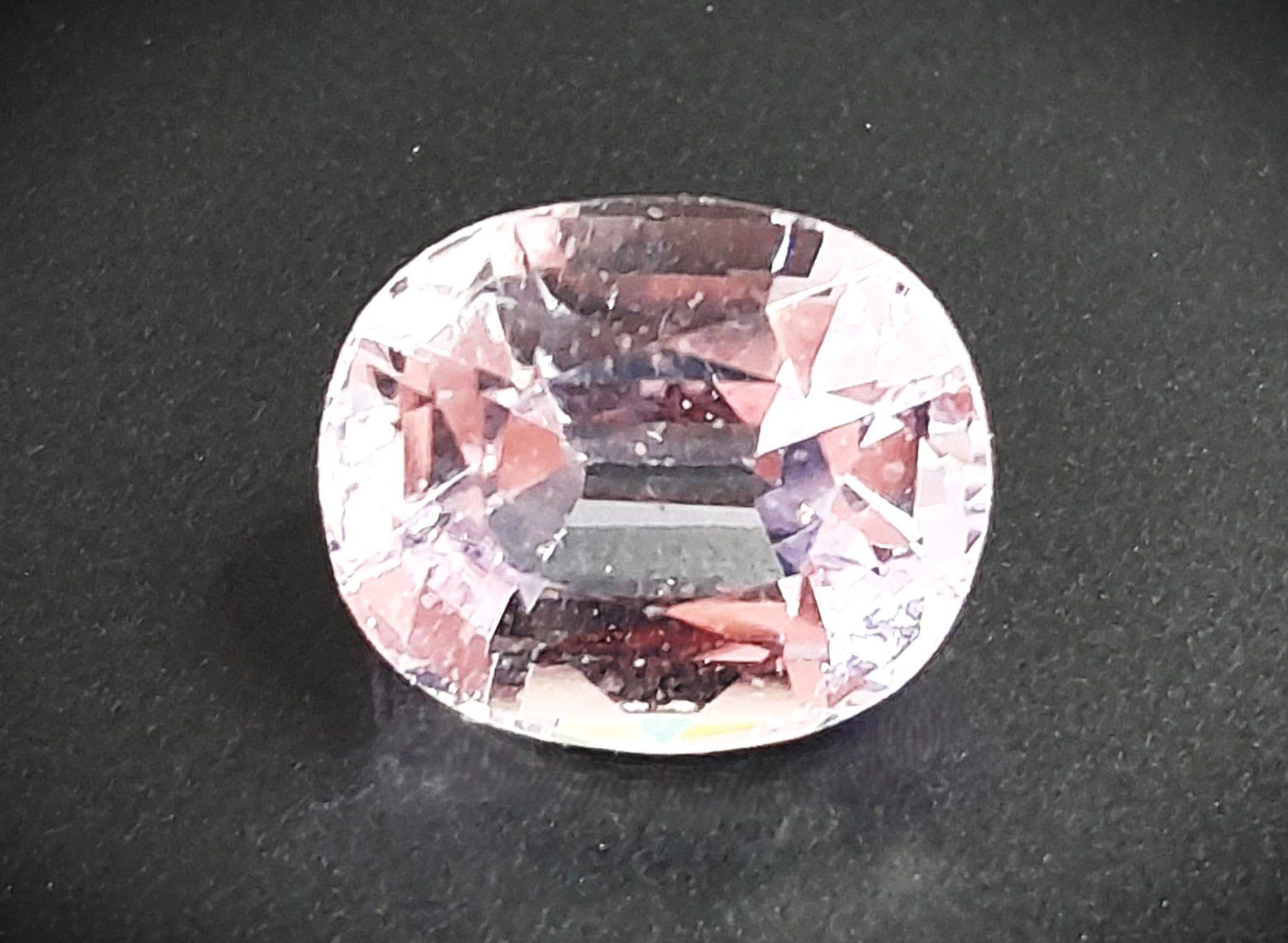 Pietre preziose: SPLENDIDE Kunzite coussin 6.44 ct - CERTIFICAT 644.- Fr – Nuovo (secondo la descrizione) da Grimisuat venduto da Valgem