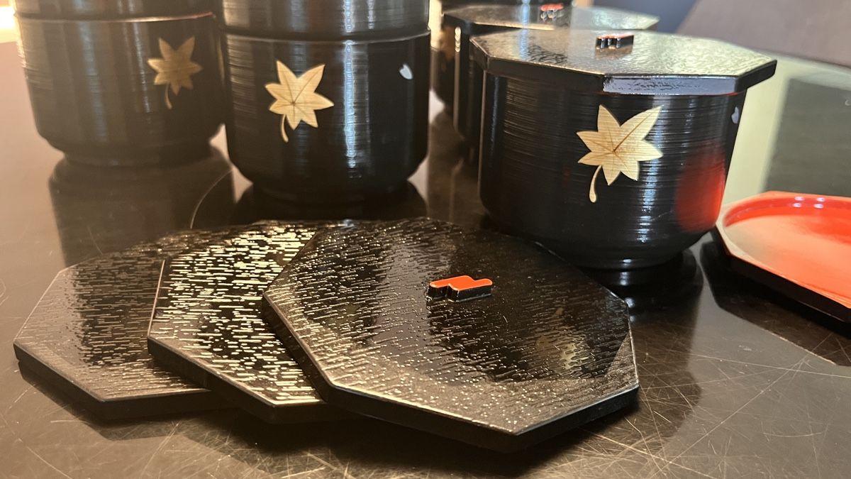 Set di piatti: Japanisches Holz Geschirr Set – Usato da Stettfurt venduto da JapaneseCollection 4
