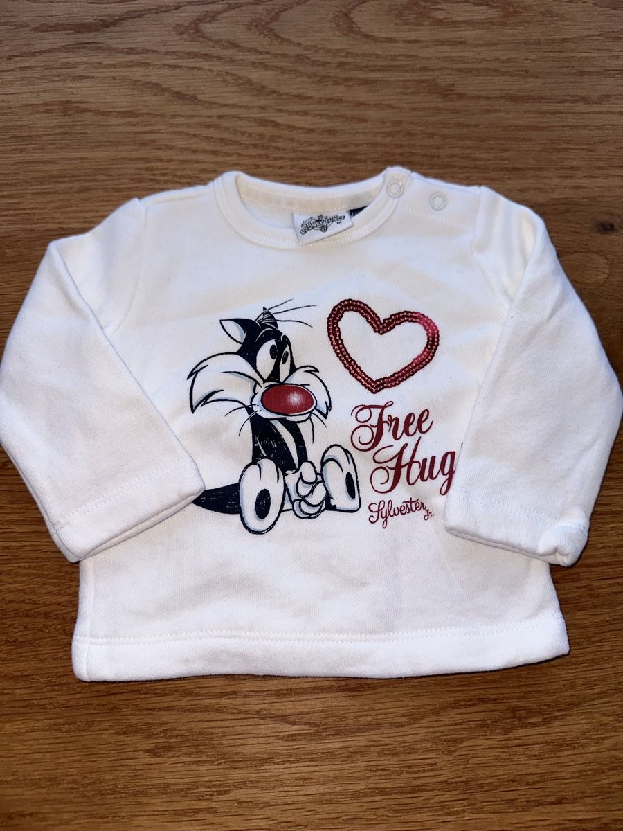 Pullover & Sweatshirts: Gr 62 looney tunes – Gebraucht aus Wettingen von hak_52m8