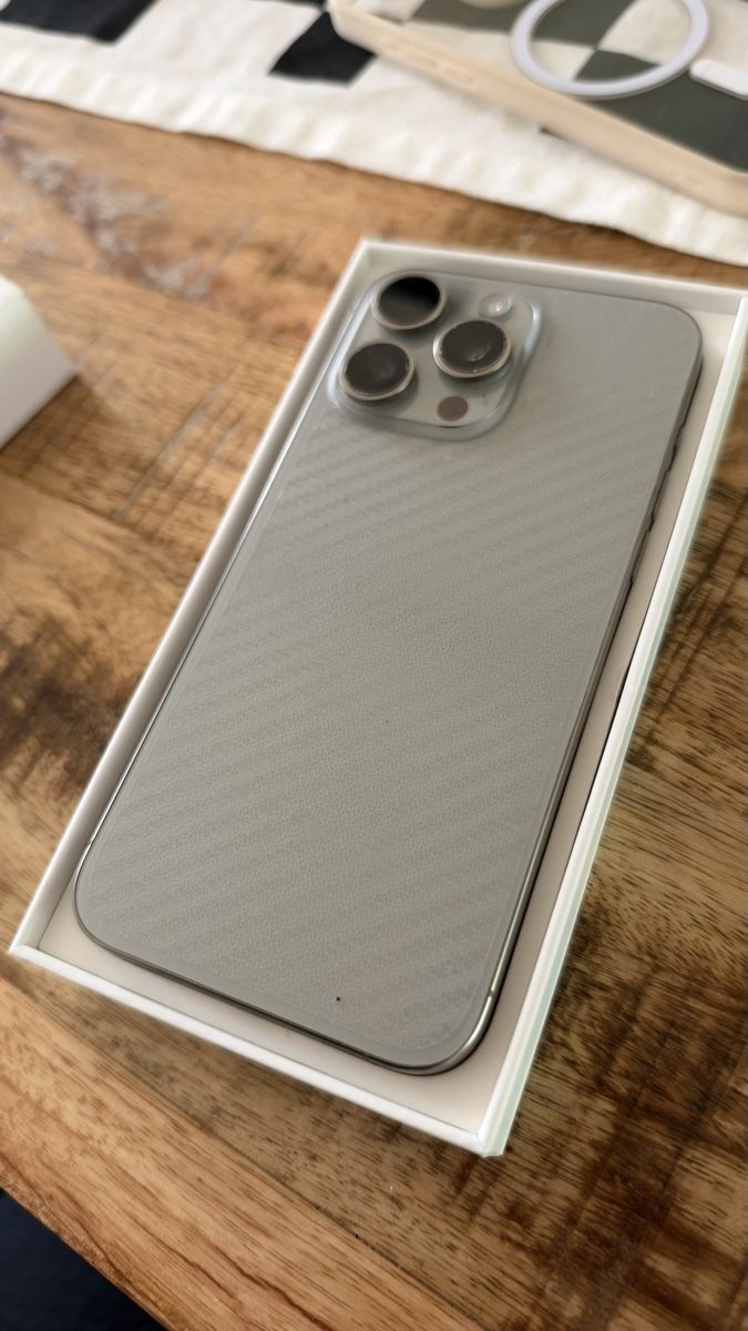 Apple Handys / Smartphones: Apple iPhone 15 Pro Max Natural Titanium gebraucht – Gebraucht aus Altendorf von Titziani
