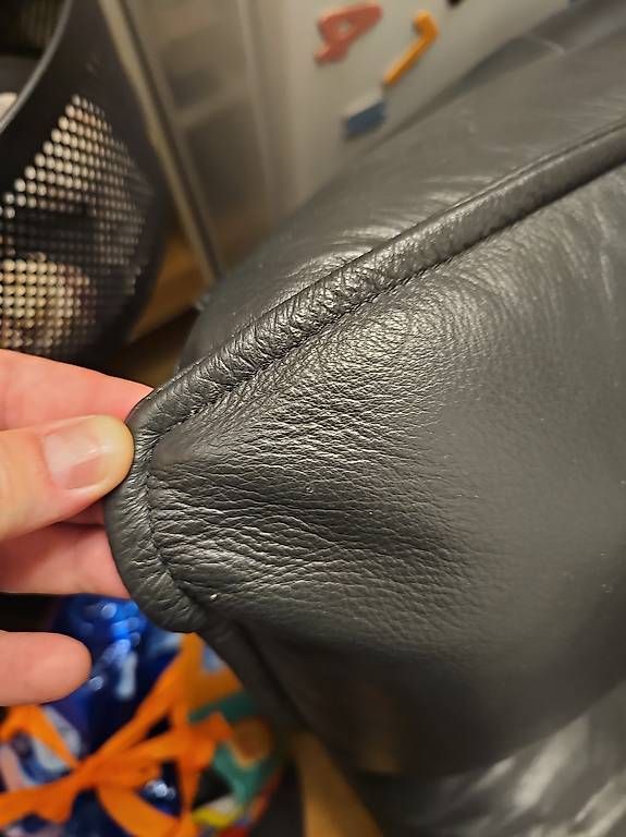 Sofas: Schwarzes Ecksofa zu verschenken – Gebraucht aus Belp von ric_t285 4