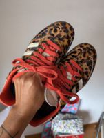 samba léopard adidas, très bon état. taille 35,5.