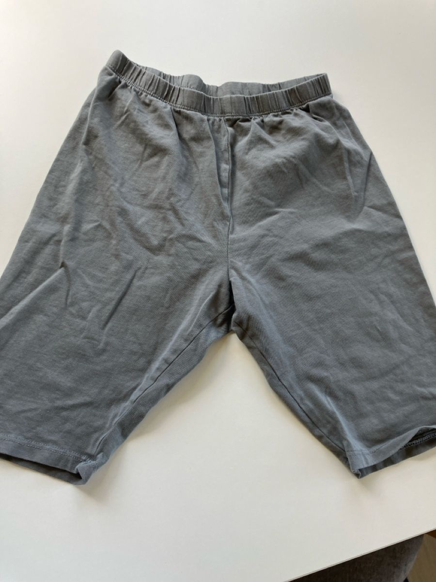 H&M Lotti di vestiti: H&M Capri Hosen 3er Set Grösse 152 – Usato da Weissbad venduto da Praxedis_P51 3