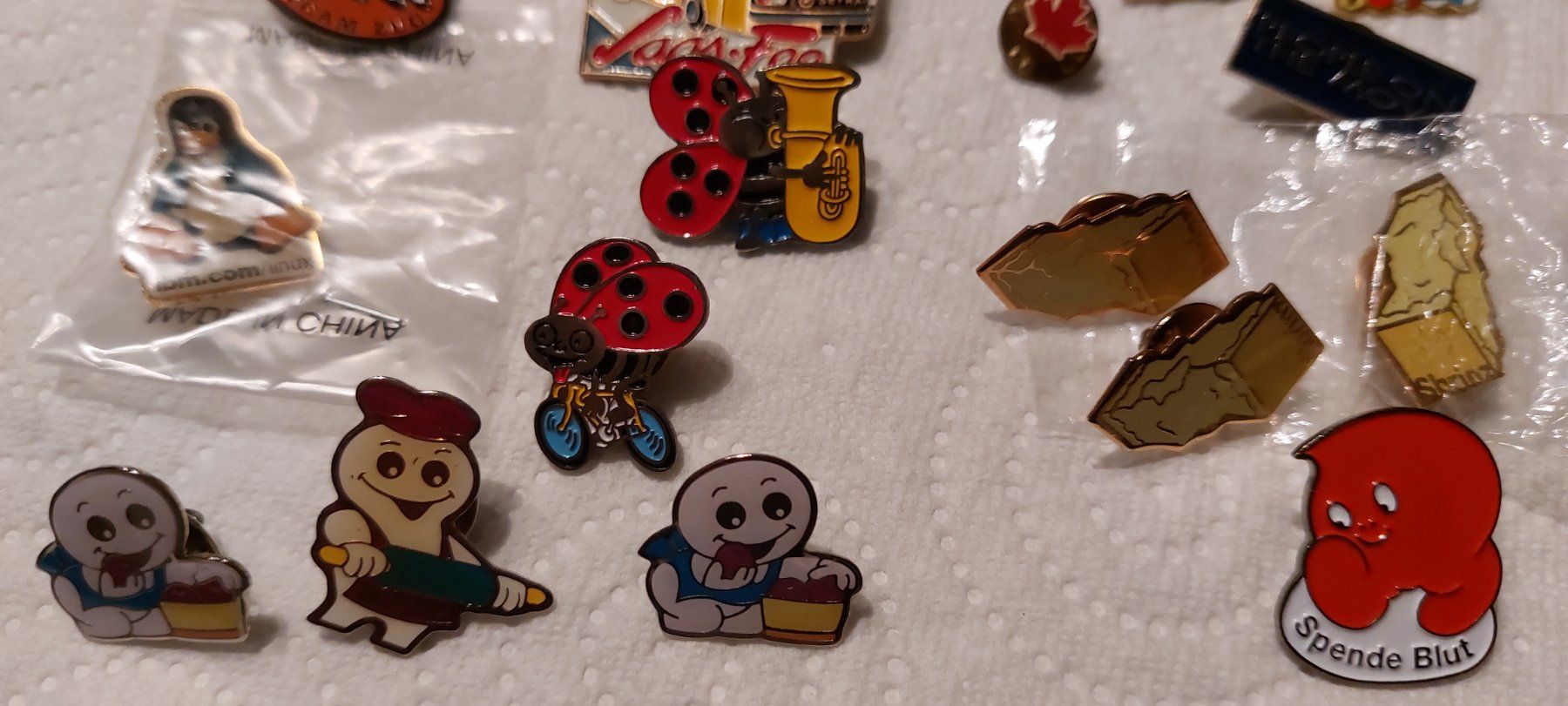 Plaketten & Abzeichen: Pins "Kunterbunt" (26) – Neu (gemäss Beschreibung) aus Rotkreuz von JustForSale 3