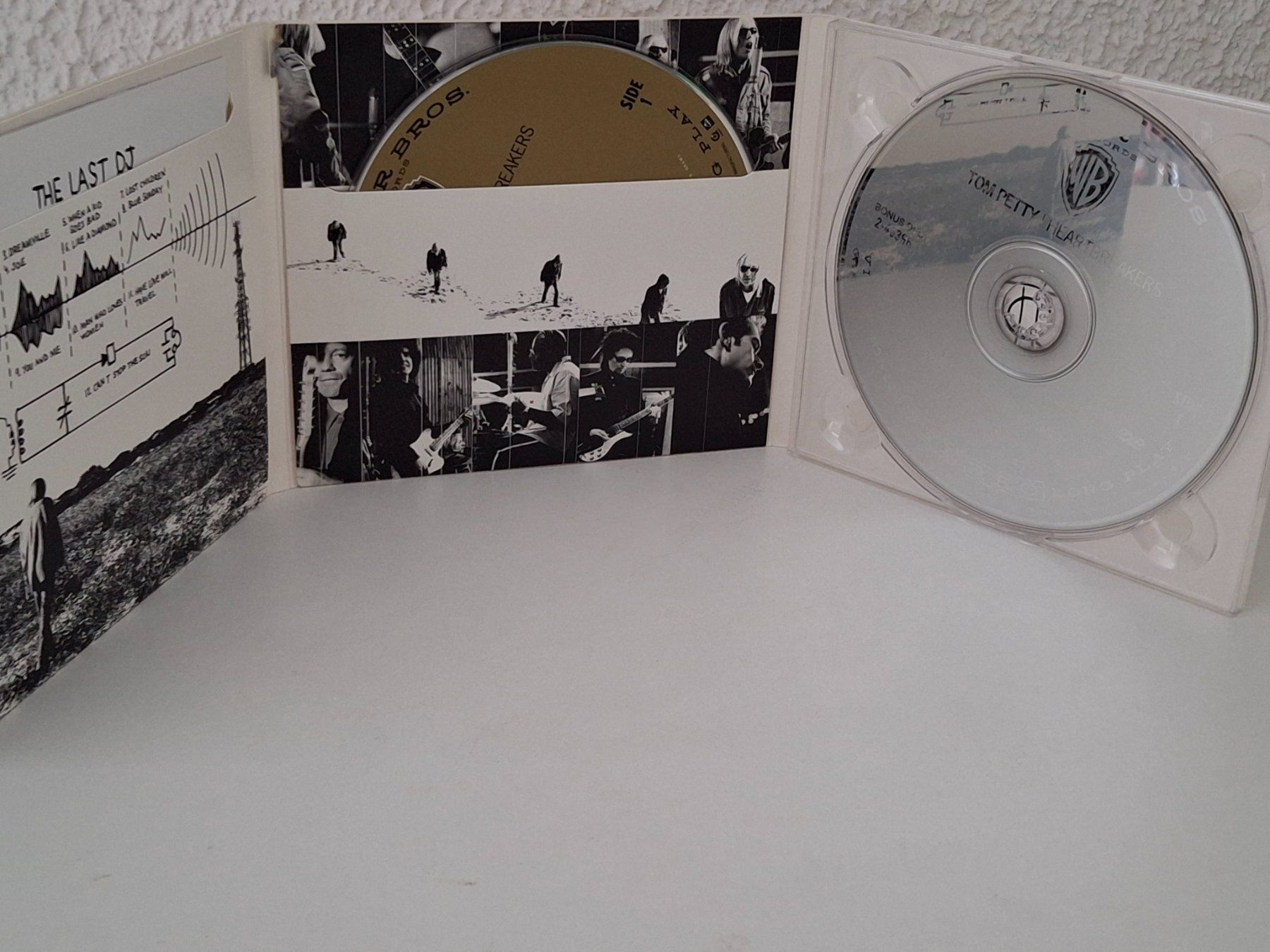 CD: CD + DVD  Tom Petty  The Last DJ✨ – Usato da Aarberg venduto da Jackup1 2