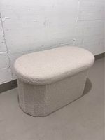 Grosser Hocker mit Stauraum in Teddy-Optik