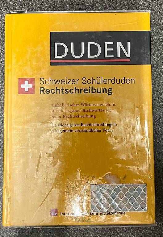 Bücher: Duden Schweizer Schülerduden Rechtschreibung – Gebraucht aus Basel von Ilakija.mo