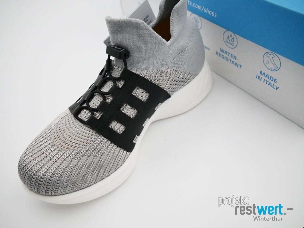 UYN Damenschuhe: UYN FREE FLOW METAL TUNE, SILVER/GREY, GR. 36 – Neu (gemäss Beschreibung) aus Winterthur von Restwert_Winterthur 1