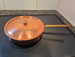 Kupferpfanne mit Deckel