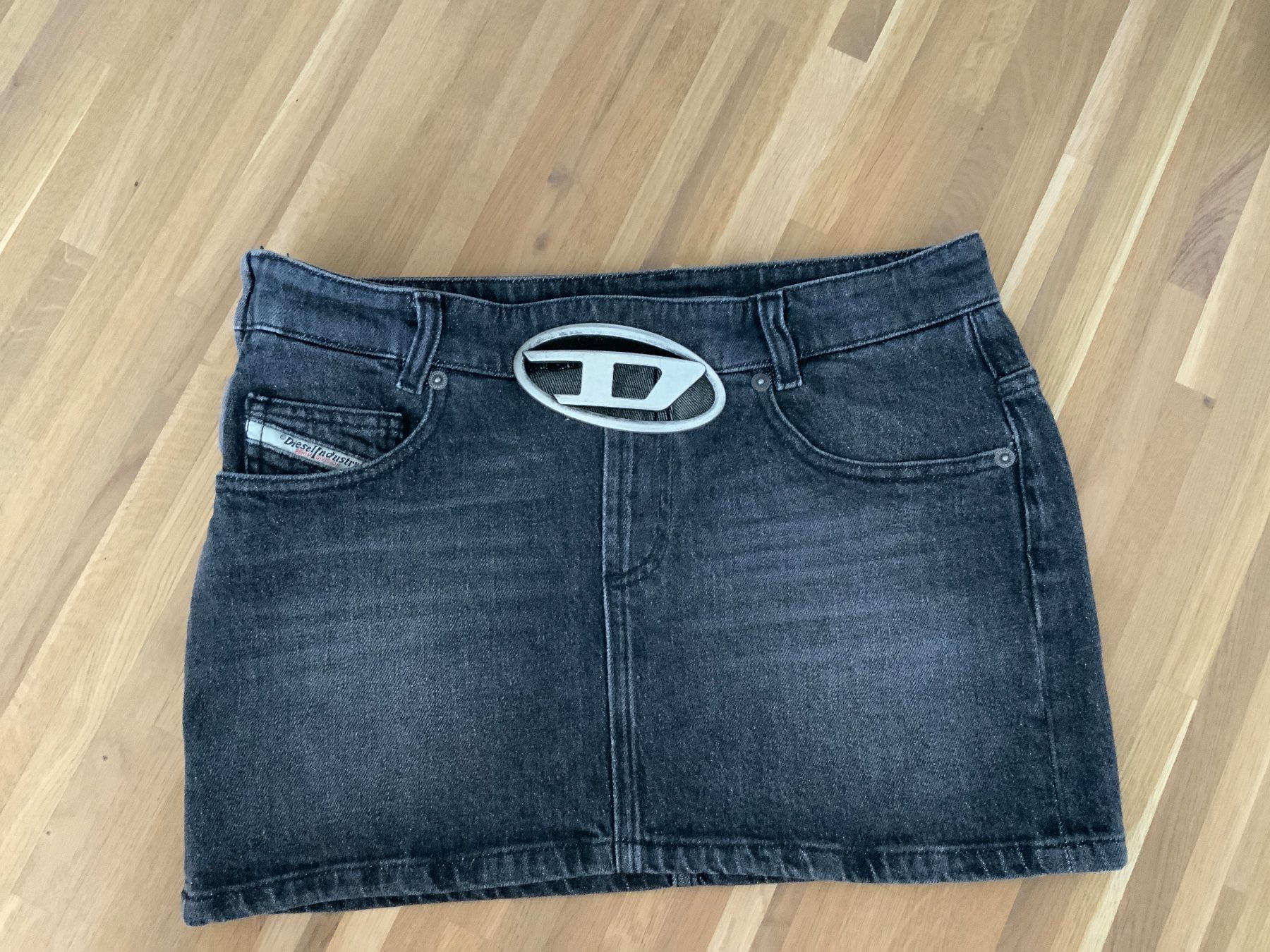 Diesel Gonne: Diesel Minirock W26 – Nuovo (secondo la descrizione) da Wetzikon ZH venduto da ale_5bvt