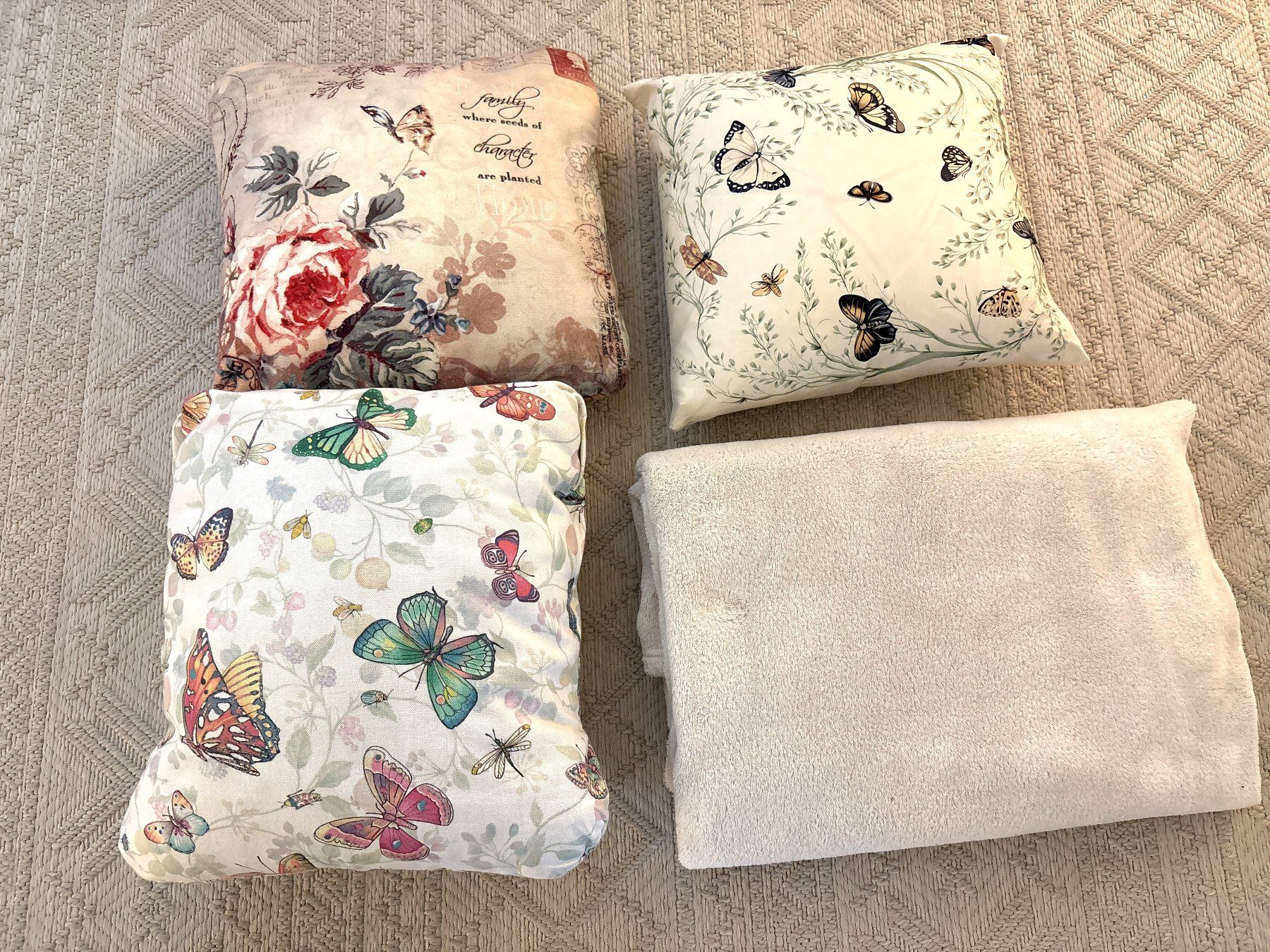 Cuscini: Dekokissen mit Kuscheldecke zusammen – Nuovo (secondo la descrizione) da Glattbrugg venduto da Ariel012 7
