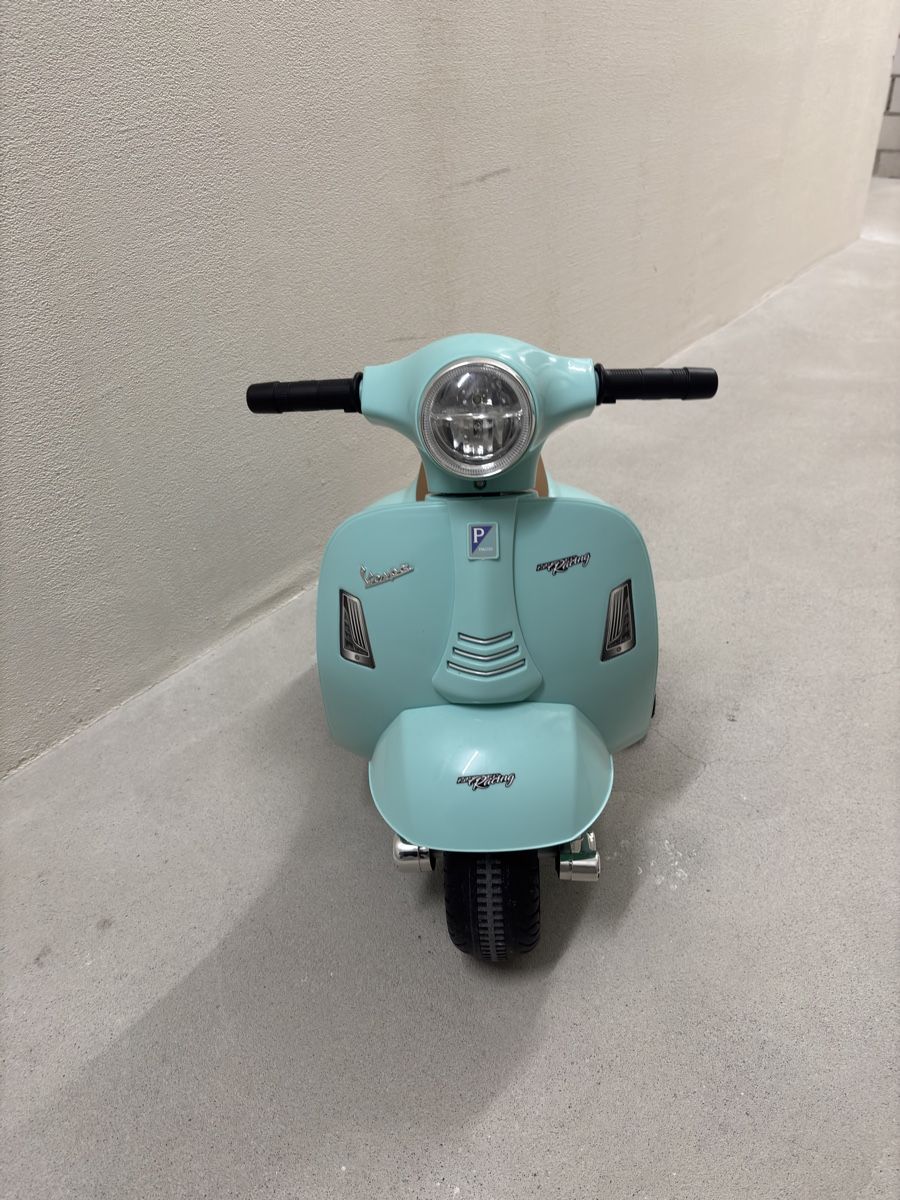 Vespa Fahrzeuge für Kinder: Elektroroller Kinder Vespa mint – Gebraucht aus Jona von lis_p967 1