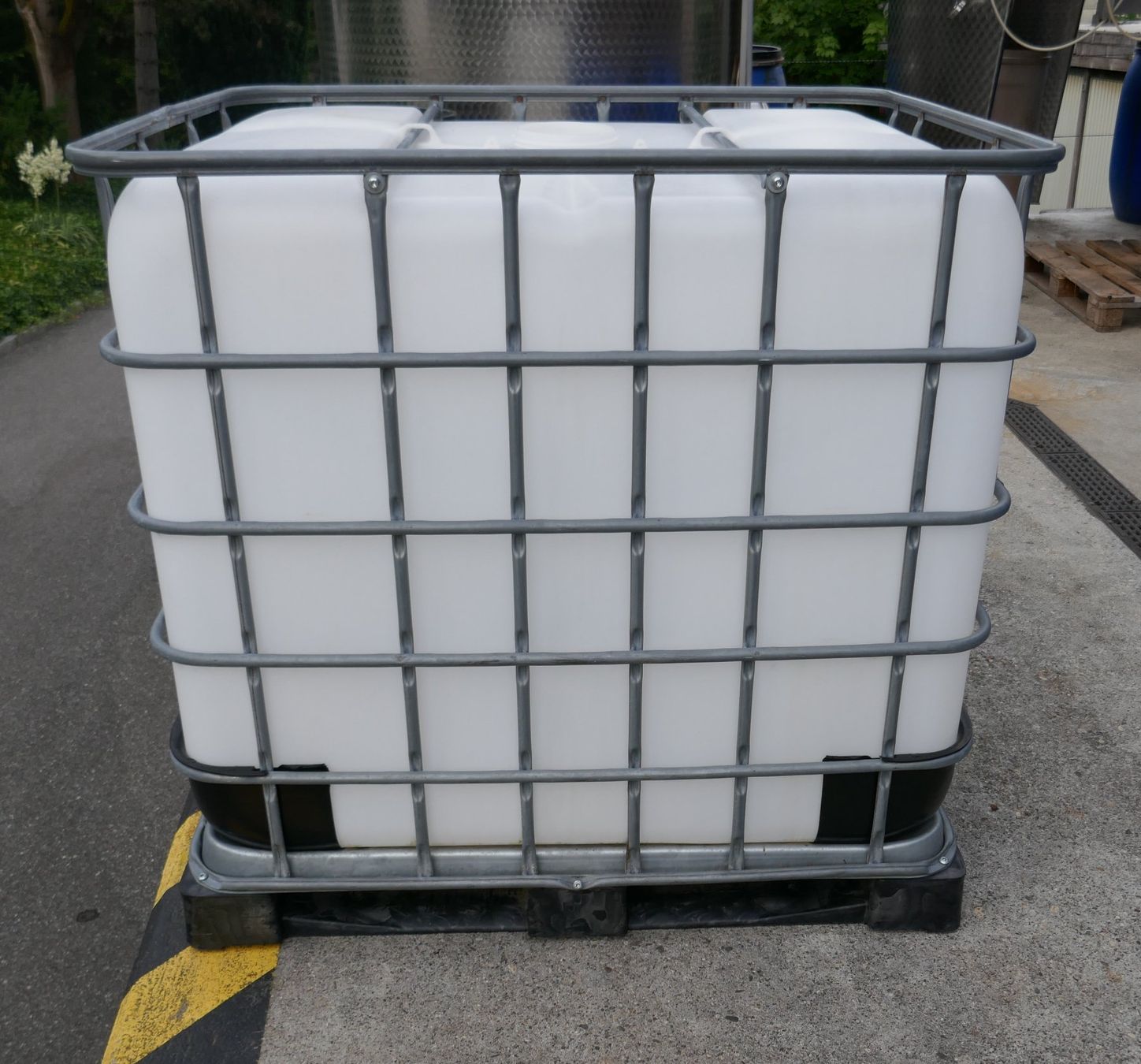 Tränken & Tröge: IBC Tank 1000 Liter – Gebraucht aus Port von uzuku 3