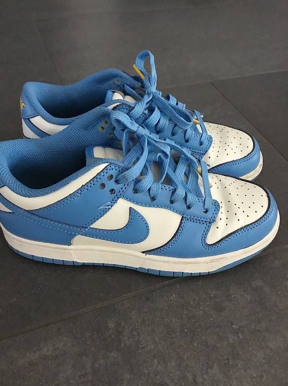 Nike Scarpe da donna: Nike Schuhe Grösse 36,5 – Usato da Niederlenz venduto da Naluchi 2