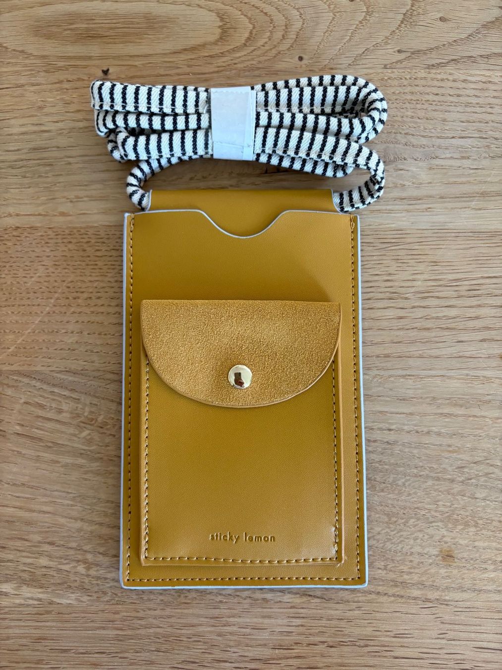 Borse: NEU Sticky Lemon Handytasche Leder Baumwolle – Nuovo e nell'imballaggio originale da Zürich venduto da triangular