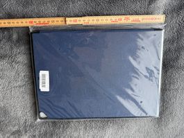 Neues blaues Cover für Tablet