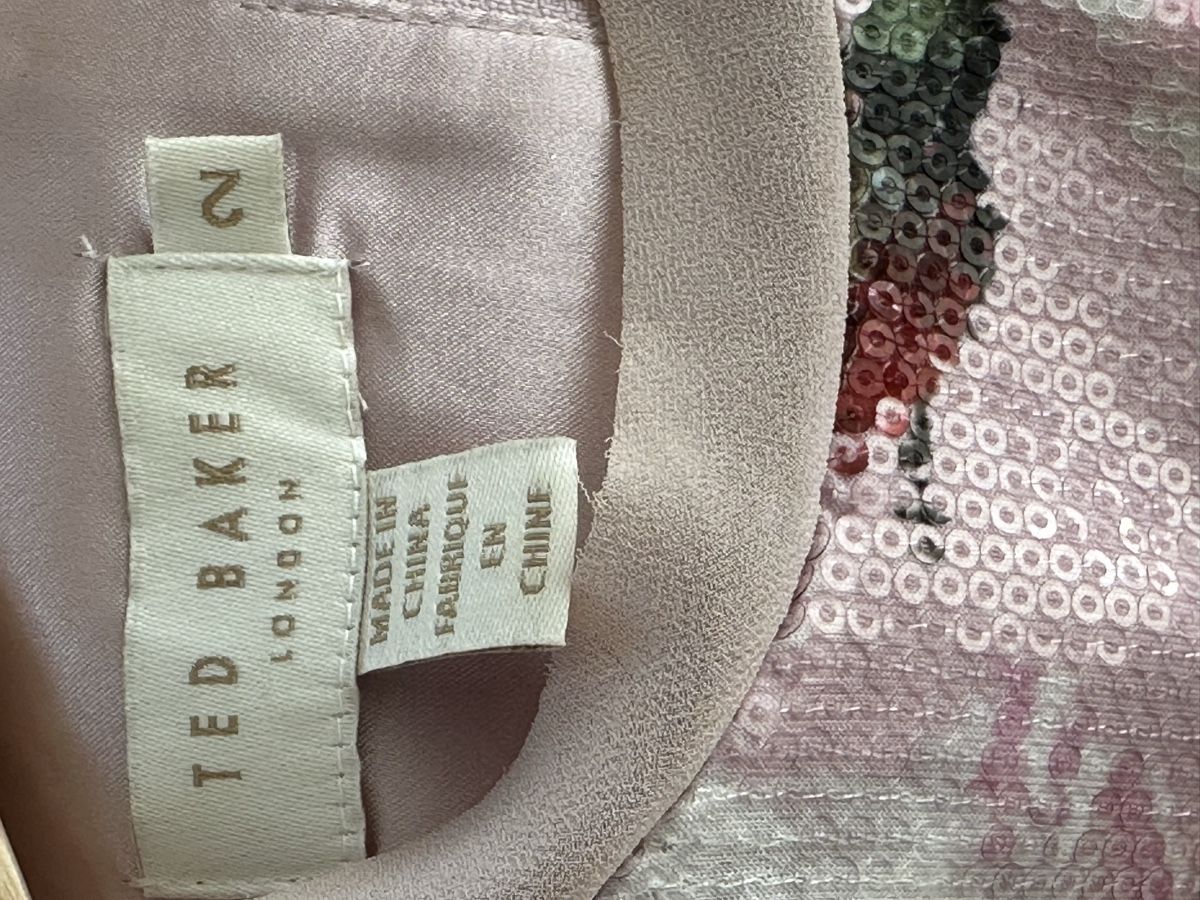 Top: Ted Baker Sequined Floral Top Size 2 New – Nuovo (secondo la descrizione) da Zürich venduto da NYDDYN 3