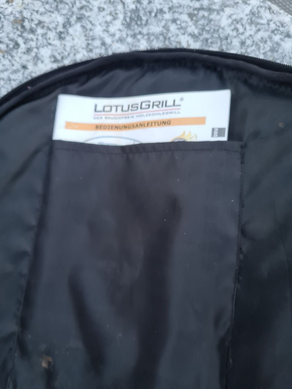 Grils: Lotusgrill mit Deckel, Holzkohlengrill – D'occasion à Waldkirch par Hypertenuse 5