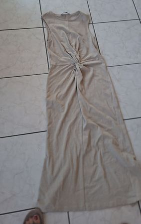 Robe longue beige torsadée taille xs état neuf