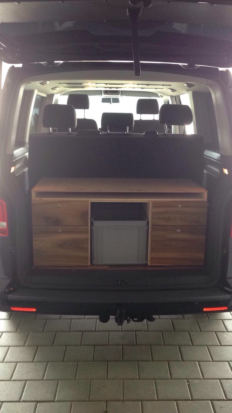 Mobilhome: VW Multivan Campingmöbel – Usato da Buchrain venduto da mksamichlaus