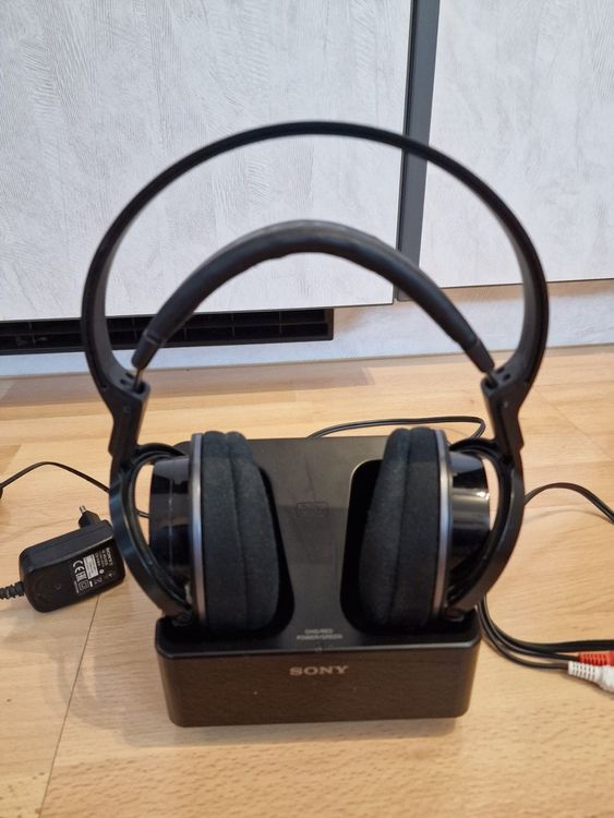 Sony MDR-RF855R Wireless Kopfhörer inkl. Ladestation (Gebraucht) in ...