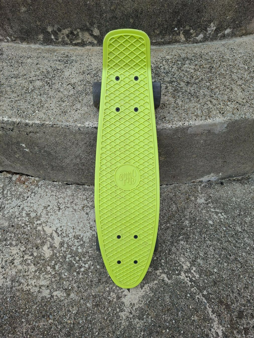 Skateboards: Skateboard grün – Gebraucht aus Lohn SH von Zwierbel
