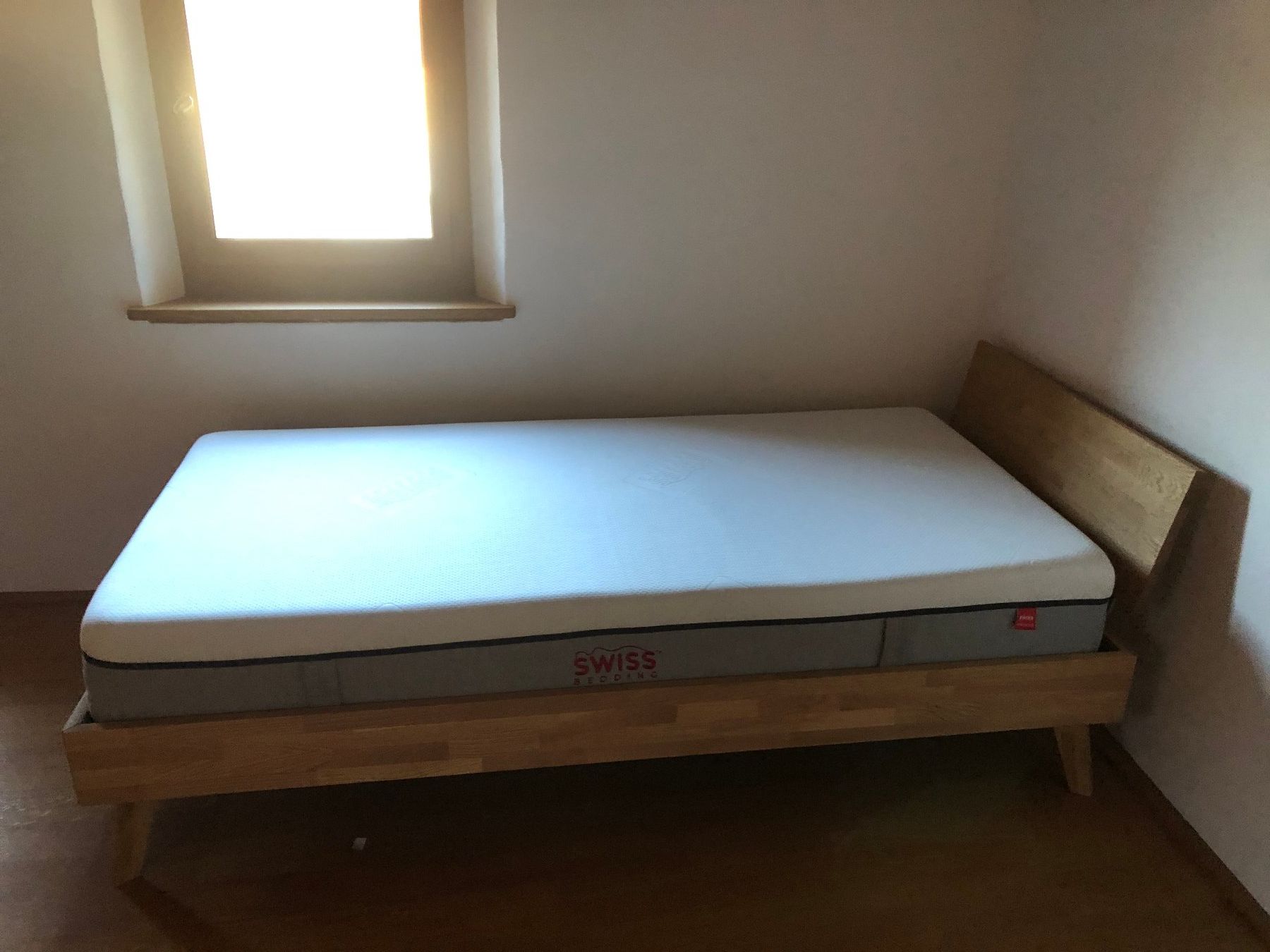 Letti: LIT – Nuovo (secondo la descrizione) da neuchâtel venduto da carabk 1