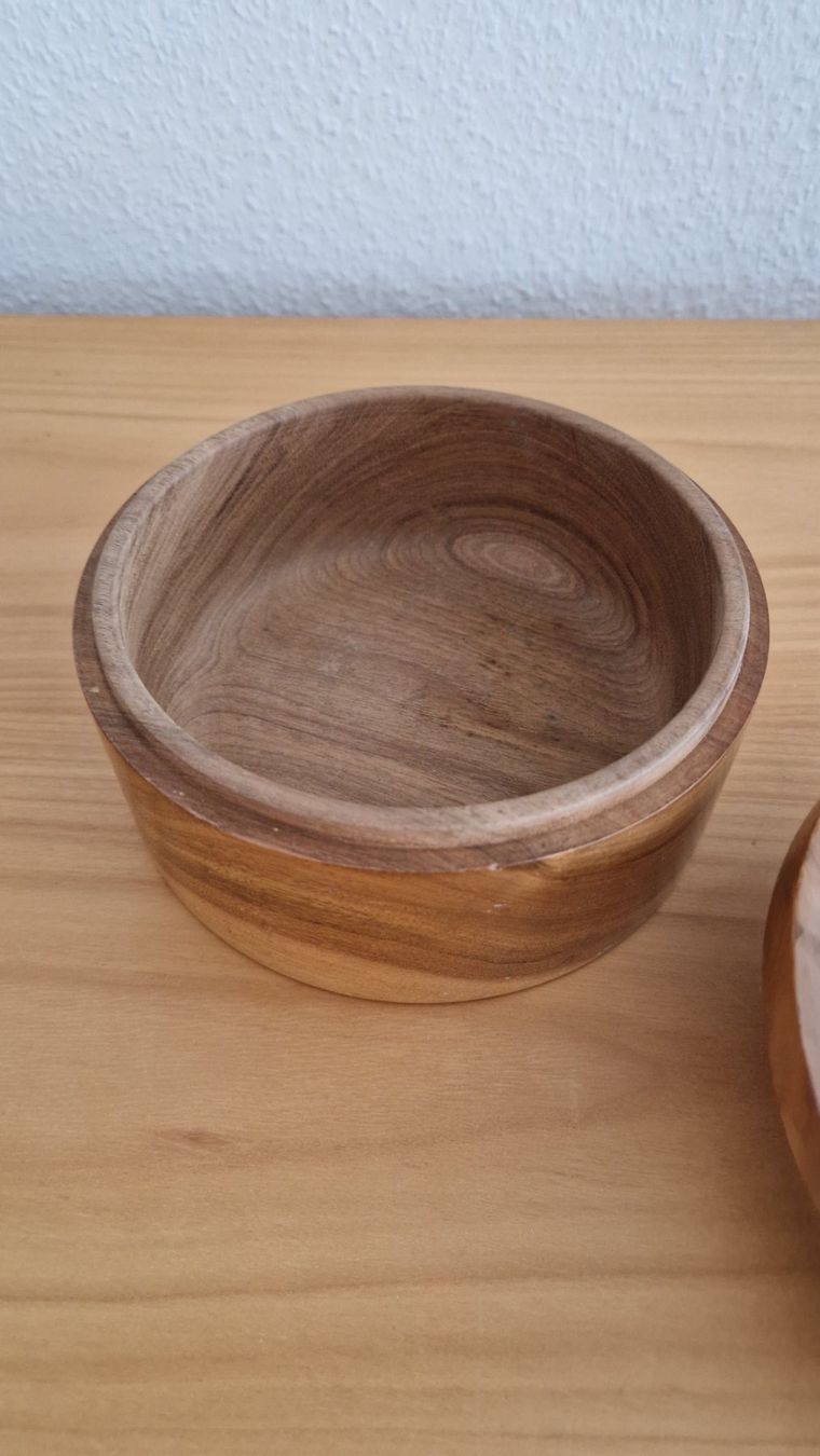 Articles en bois: Holzschale mit Deckel, handgemacht – D'occasion à Luzern par kzu_8qsg 3
