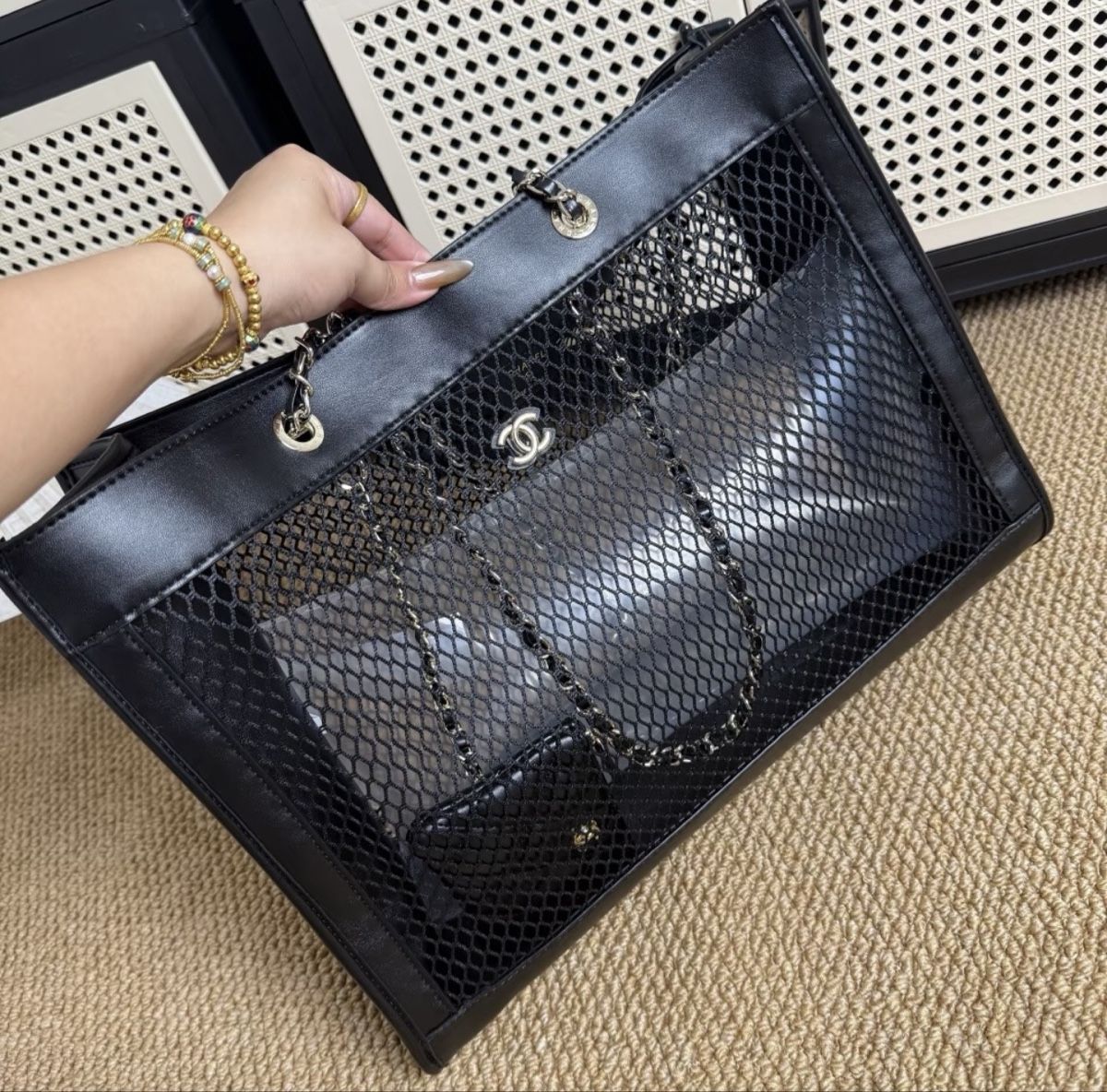 Sacs: Handtasche schwarz mit Kettengriff neu – Neuf avec emballage d'origine à Chur par Madeys 1