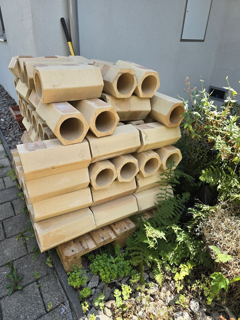 Étagères: Weinragalröhren aus Ton 100 Stück – D'occasion à Möhlin par sar_fhc6 1
