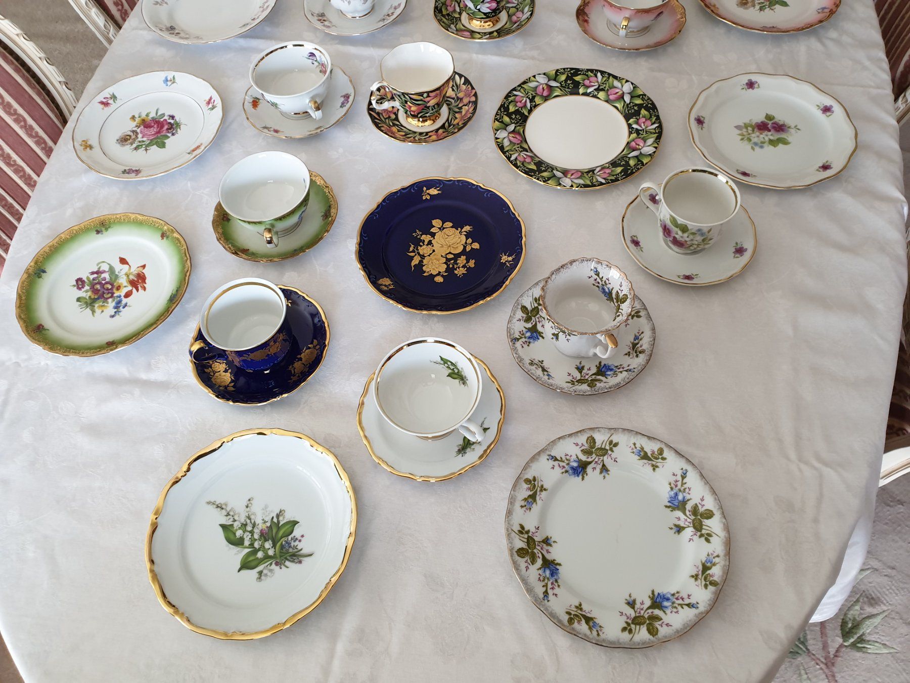 Tassen: Sammlung Sammeltassen Gedecke 3-pièces – Gebraucht aus Tuggen von Mviola2 2